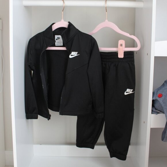 Nike 2 pc baby boy set for toddler boy - Picture 1 of 6